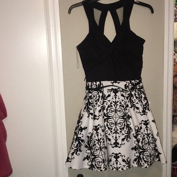 Dress - Picture 2 of 3